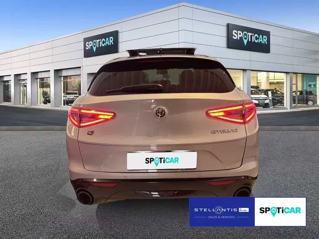 Alfa Romeo Stelvio 2.0 Turbo 16V Veloce Q4 AHK LM21 12/2024-photo-4