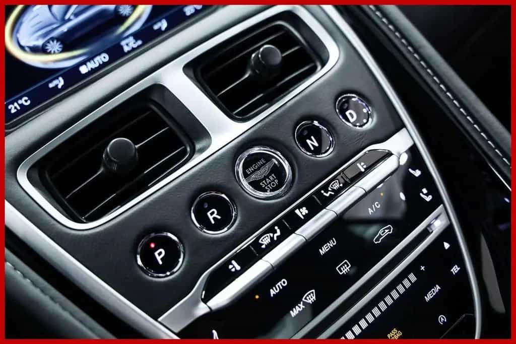 Aston Martin DB11 V8 Coupé 12/2019-photo-12
