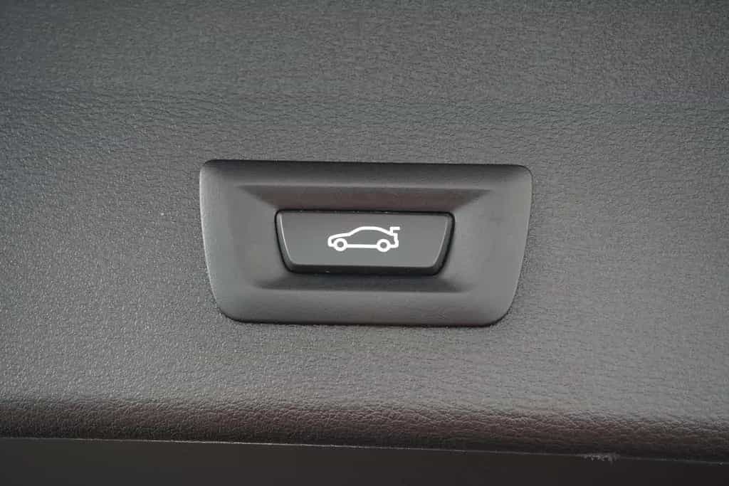BMW X1 sDrive 18i Steptronic LED Navi Business SHZ T 12/2017-photo-9