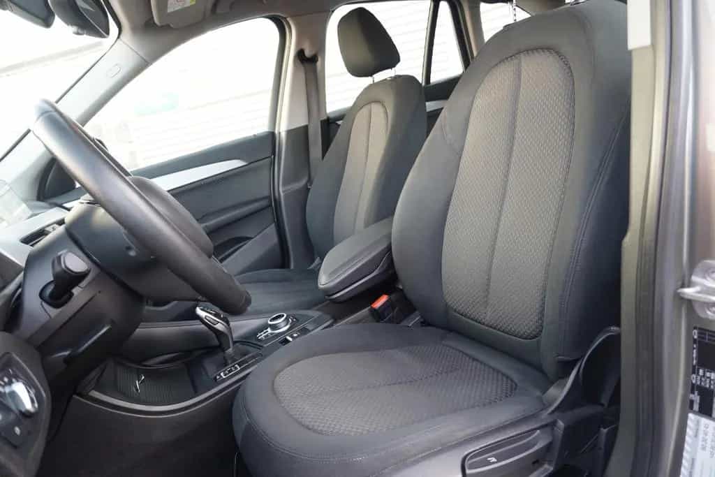 BMW X1 sDrive 18i Steptronic LED Navi Business SHZ T 12/2017-photo-10