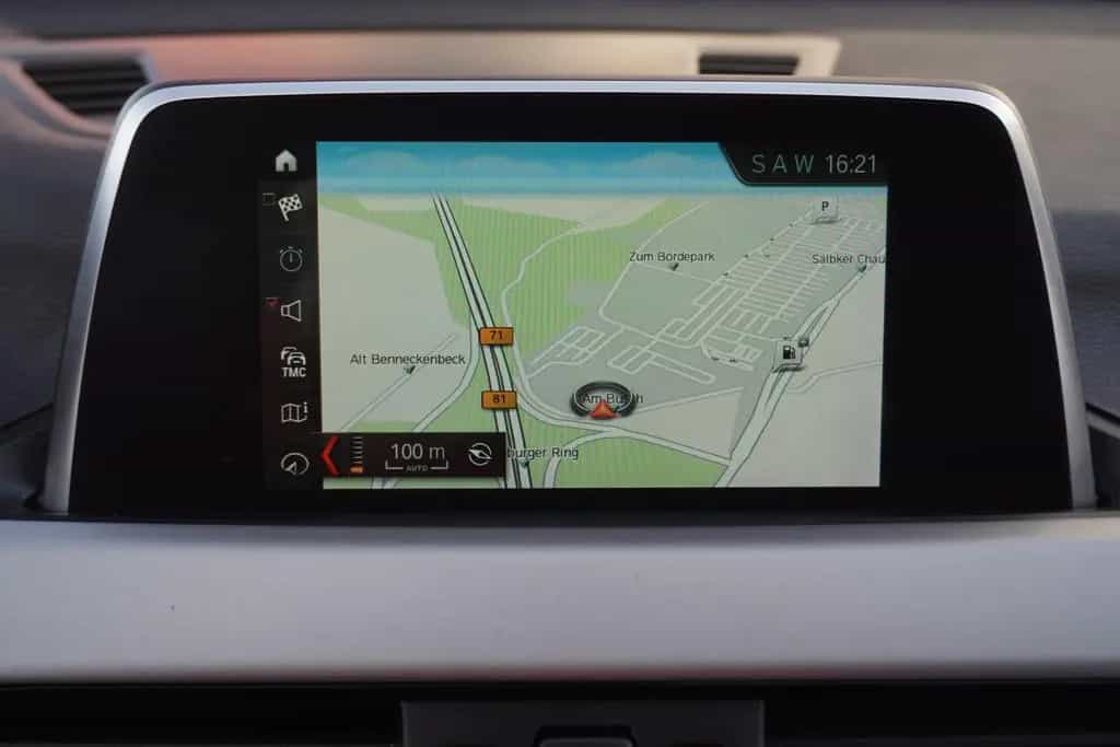 BMW X1 sDrive 18i Steptronic LED Navi Business SHZ T 12/2017-photo-27