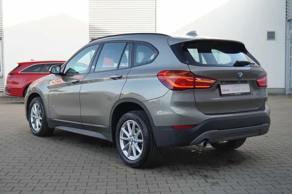 BMW X1 sDrive 18i Steptronic LED Navi Business SHZ T 12/2017-photo-6
