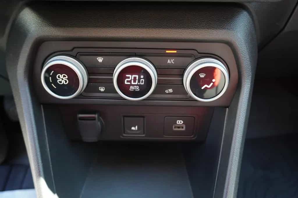 Dacia Sandero Stepway III 1.0 TCE Extreme+ LED Navi 10/2023-photo-18