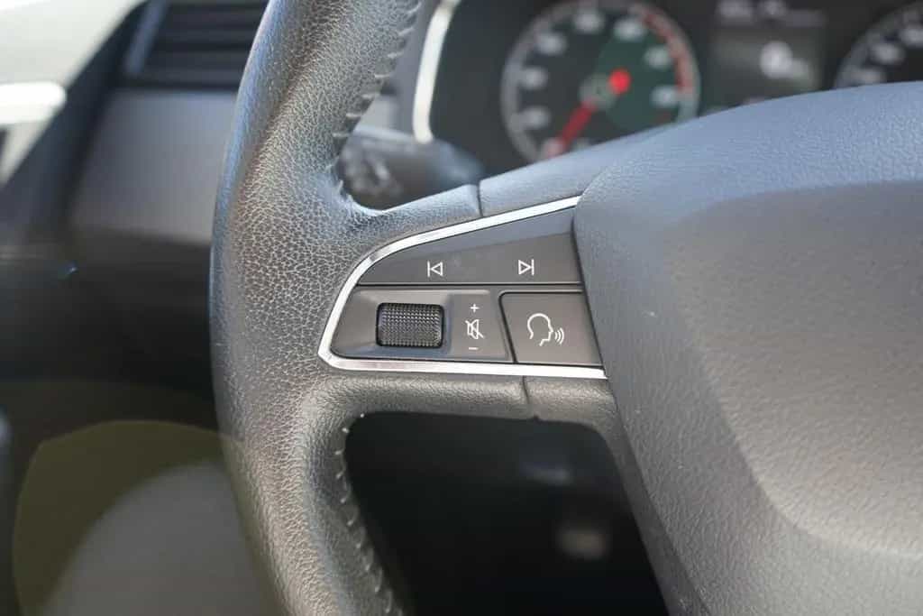 Seat Ibiza 1.0 TSI Style Navi Sitzheizung Klimaaut. 07/2019-photo-11