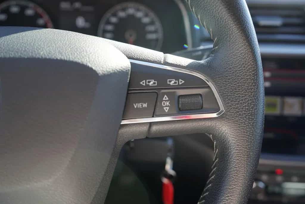 Seat Ibiza 1.0 TSI Style Navi Sitzheizung Klimaaut. 07/2019-photo-12