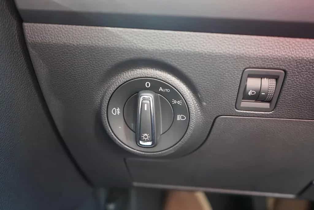 Seat Ibiza 1.0 TSI Style Navi Sitzheizung Klimaaut. 07/2019-photo-22