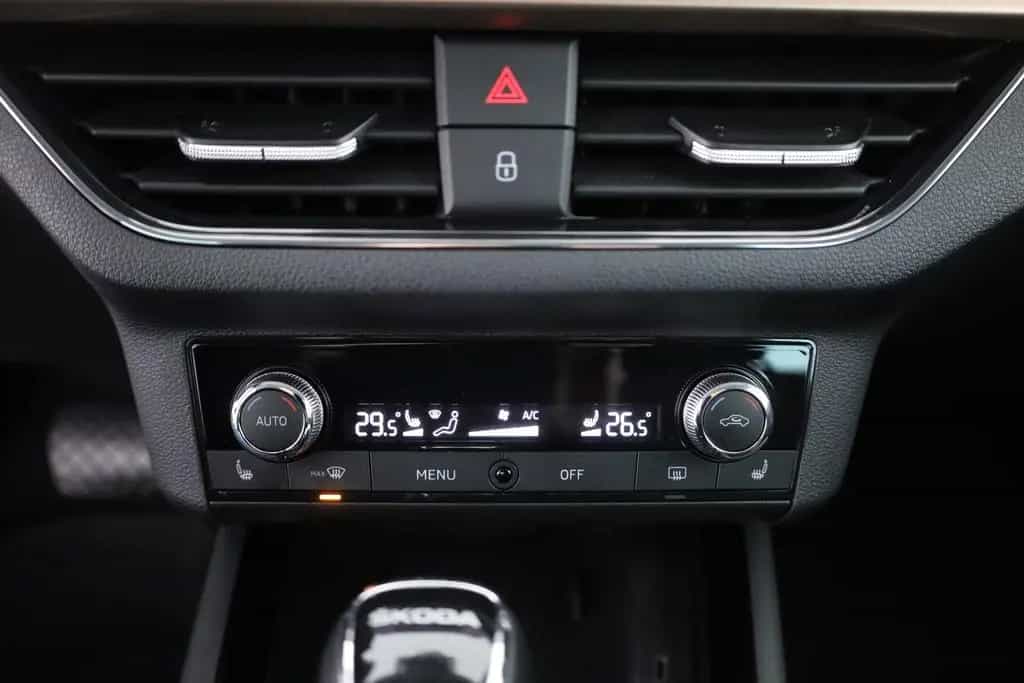 Skoda Kamiq 1.5 TSI DSG Style LED Navi Virtual Cockpit 08/2020-photo-11