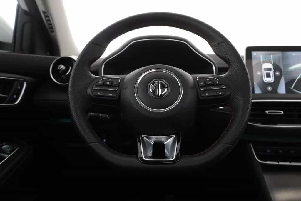 MG HS 1.5 T-GDI Luxury LED Pano Navi 360° 11/2023-photo-13