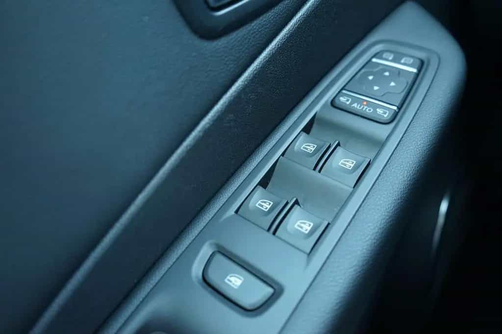 Renault Captur 1.2 TCe 120 LED Navi SHZ PDC 03/2018-photo-24
