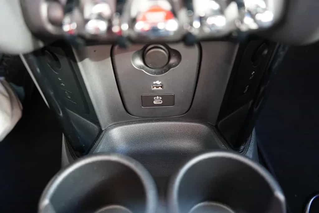 MINI Cooper 1.5 Sitzheizung PDC Kamera Navi LED 12/2022-photo-16