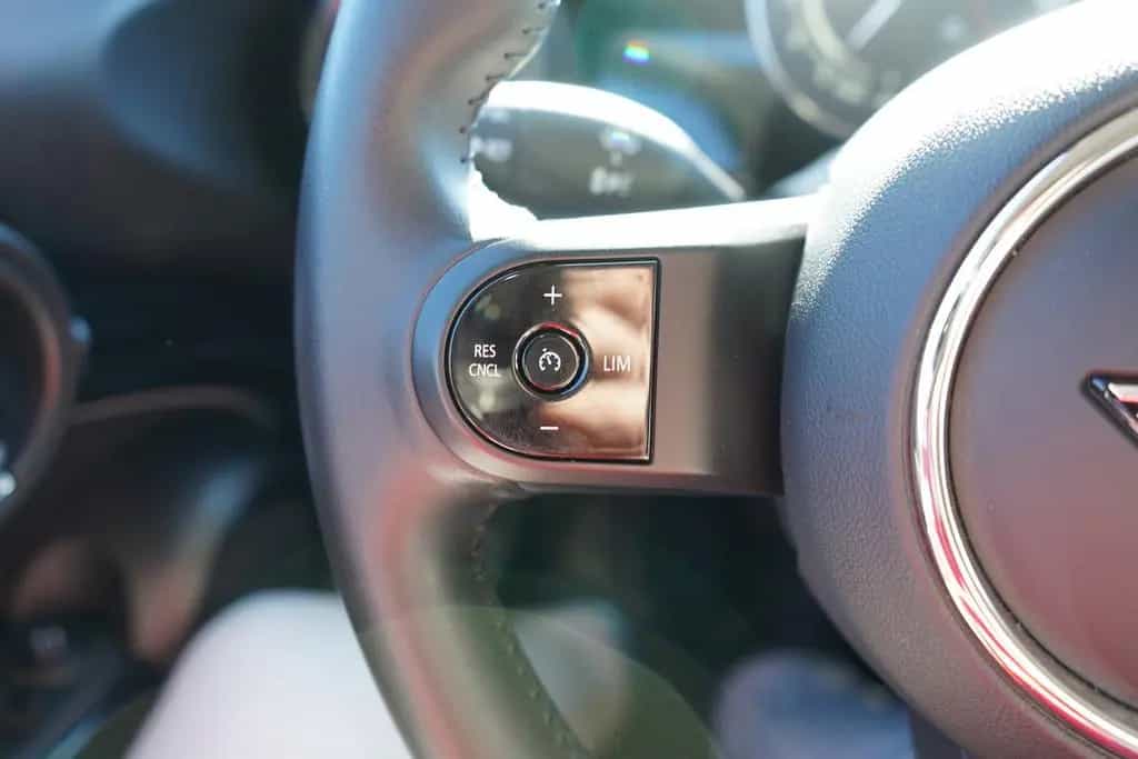 MINI Cooper 1.5 Sitzheizung PDC Kamera Navi LED 12/2022-photo-21