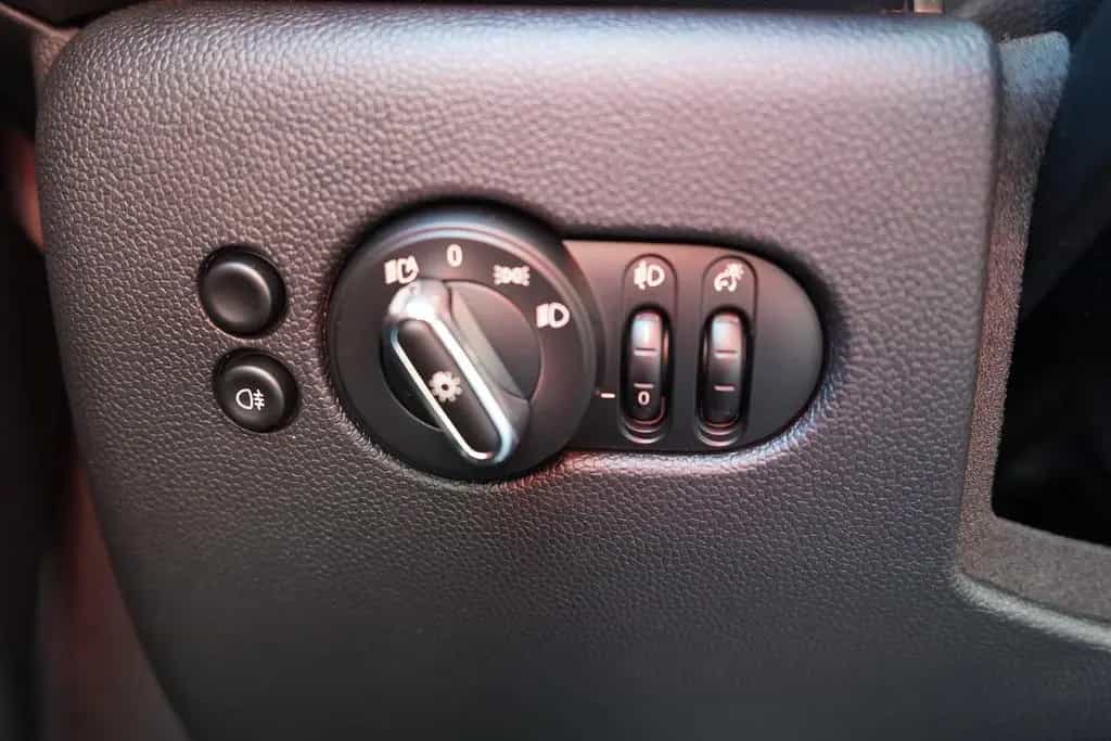 MINI Cooper 1.5 Sitzheizung PDC Kamera Navi LED 12/2022-photo-25
