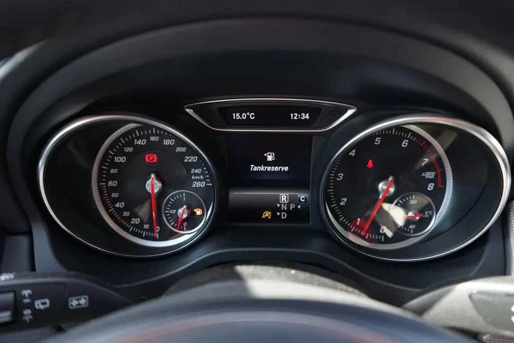 Mercedes-Benz GLA 200 Standard LED Navi Totwinkel ACC Memory 12/2018-photo-22