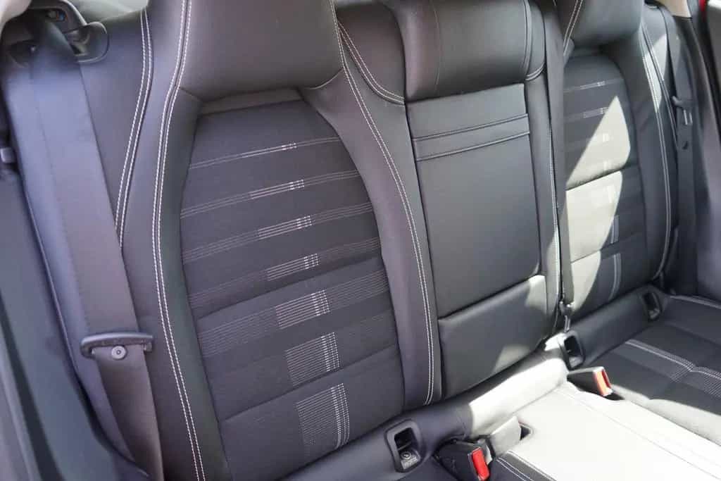Mercedes-Benz GLA 200 Standard LED Navi Totwinkel ACC Memory 12/2018-photo-33