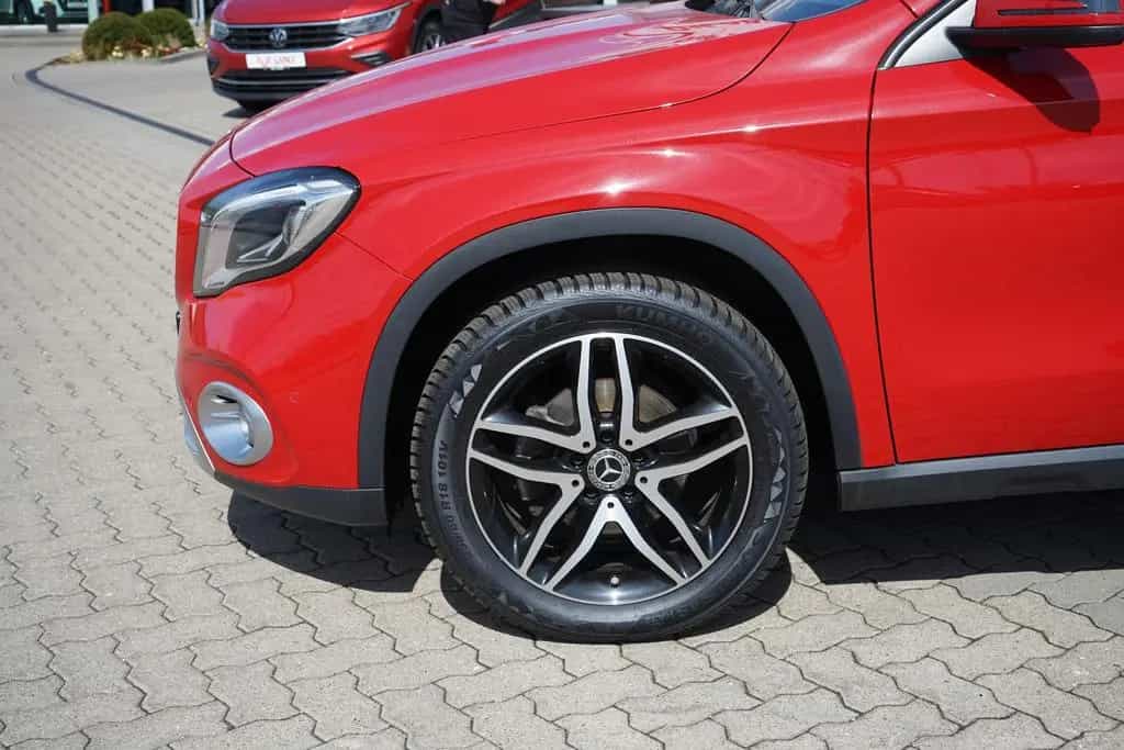 Mercedes-Benz GLA 200 Standard LED Navi Totwinkel ACC Memory 12/2018-photo-9