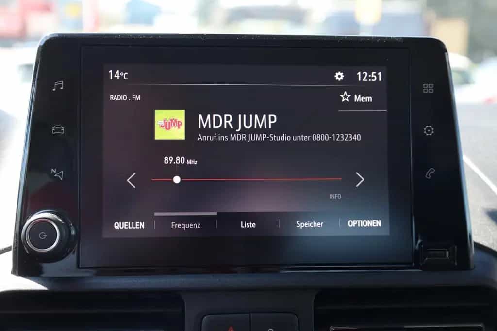 Opel Combo 1.2 Edition Klima DAB USB PDC Kamera AHK 10/2022-photo-10