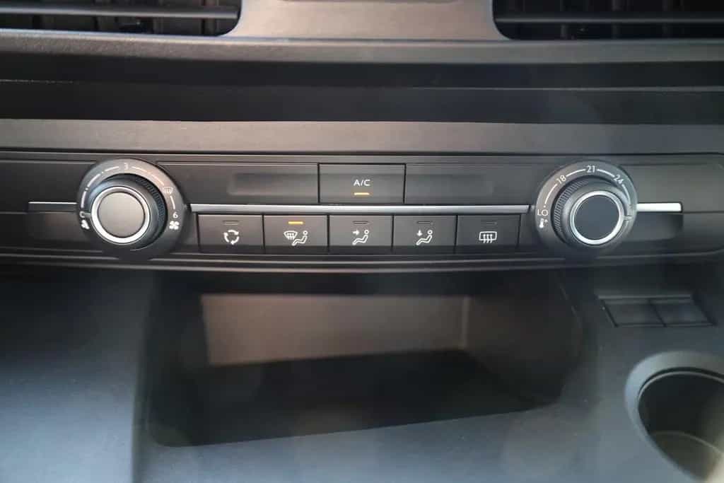 Opel Combo 1.2 Edition Klima DAB USB PDC Kamera AHK 10/2022-photo-14