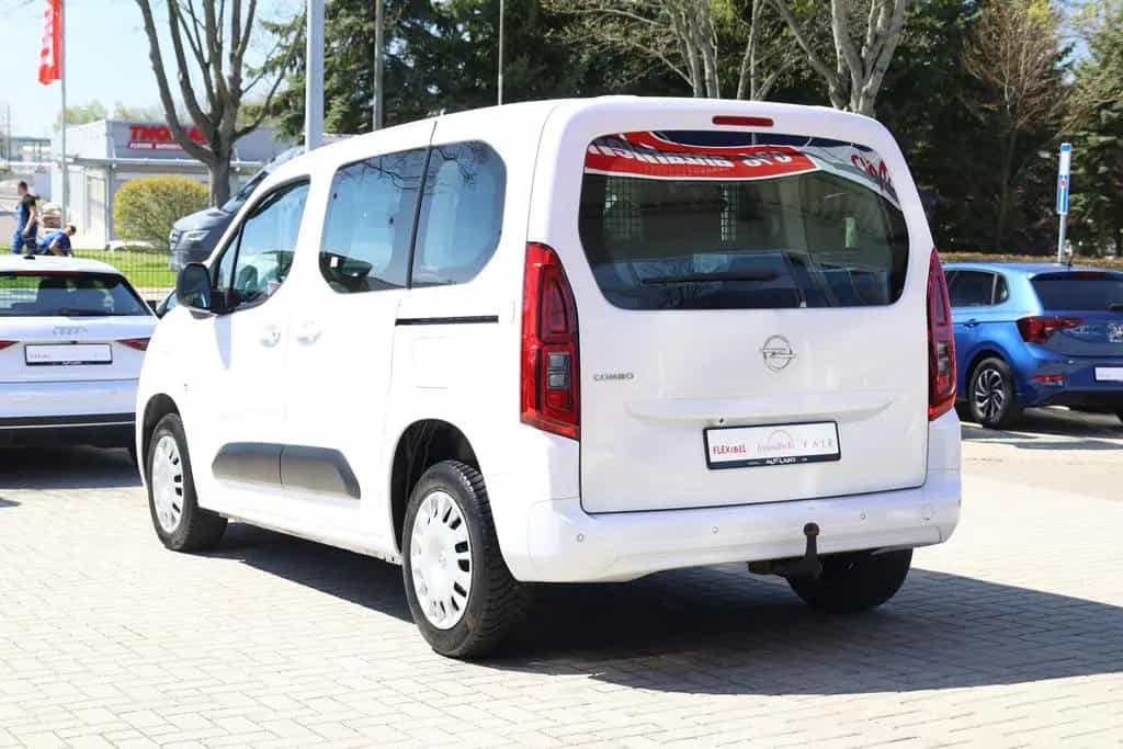 Opel Combo 1.2 Edition Klima DAB USB PDC Kamera AHK 10/2022-photo-2