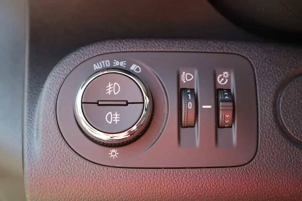 Opel Combo 1.2 Edition Klima DAB USB PDC Kamera AHK 10/2022-photo-23
