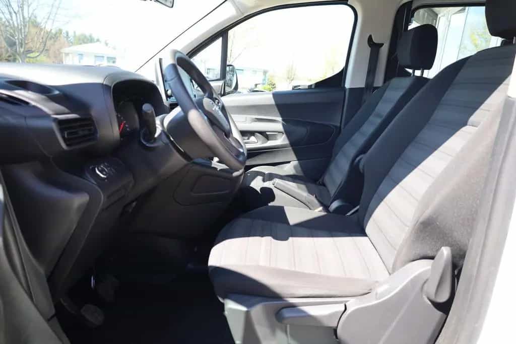 Opel Combo 1.2 Edition Klima DAB USB PDC Kamera AHK 10/2022-photo-26
