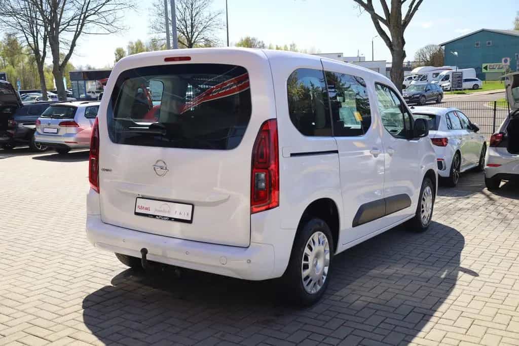Opel Combo 1.2 Edition Klima DAB USB PDC Kamera AHK 10/2022-photo-4