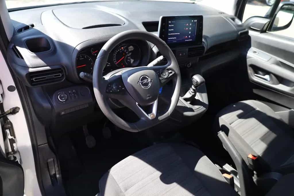 Opel Combo 1.2 Edition Klima DAB USB PDC Kamera AHK 10/2022-photo-7