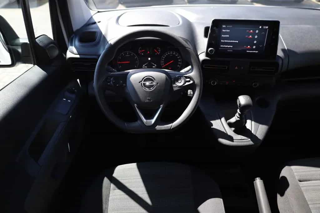 Opel Combo 1.2 Edition Klima DAB USB PDC Kamera AHK 10/2022-photo-9