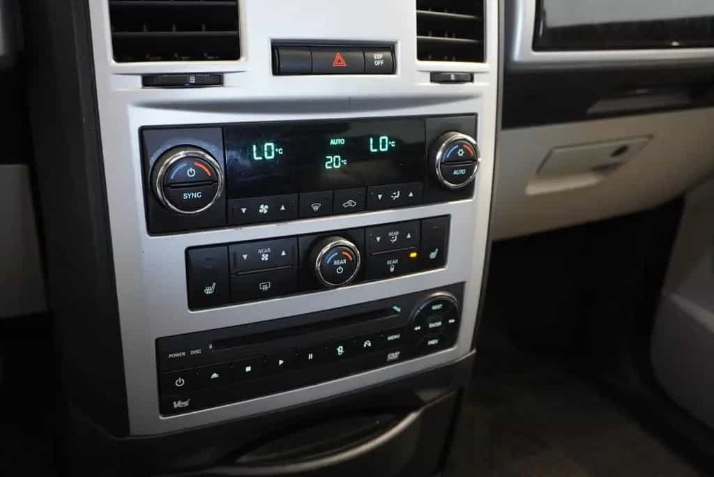 Chrysler Grand Voyager 2,8 CRD 7PERS AUT. 10/2010-photo-21