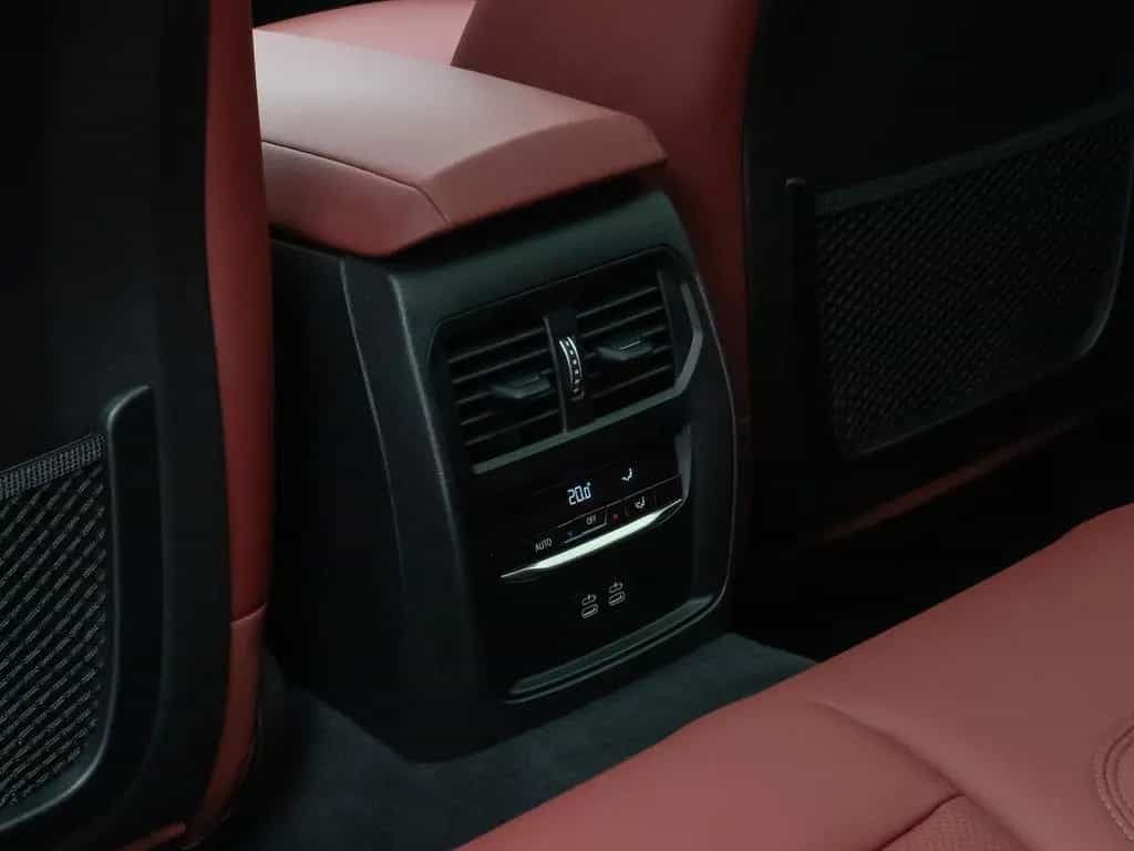 BMW 3 Series 330i M Sport Panorama Kamera DAB H/K DrivAssist 01/2023-photo-25