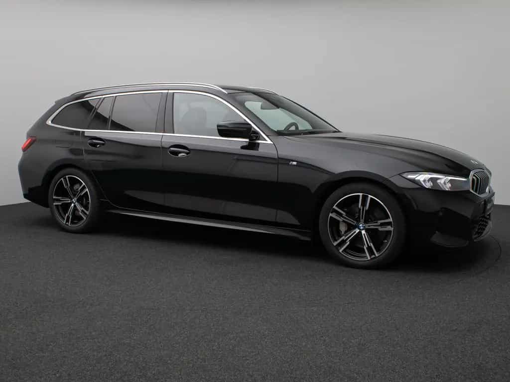 BMW 3 Series 330i M Sport Panorama Kamera DAB H/K DrivAssist 01/2023-photo-1