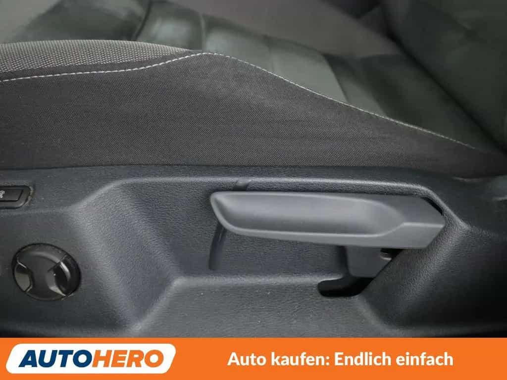 Volkswagen Golf VII 1.6 TDI Comfortline BMT*NAVI*ACC*PDC* 05/2018-photo-30