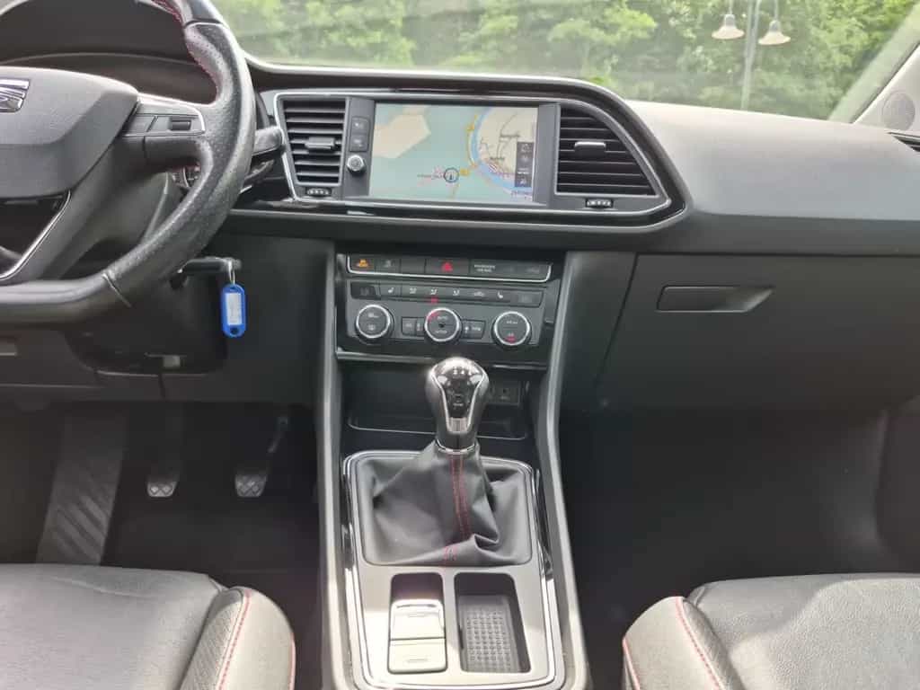 Seat Leon FR Schiebedach Leder LED Nav FRPlus PDC 08/2018-photo-10