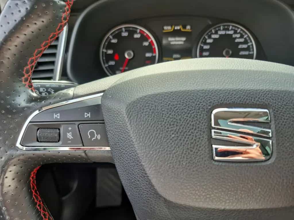 Seat Leon FR Schiebedach Leder LED Nav FRPlus PDC 08/2018-photo-19