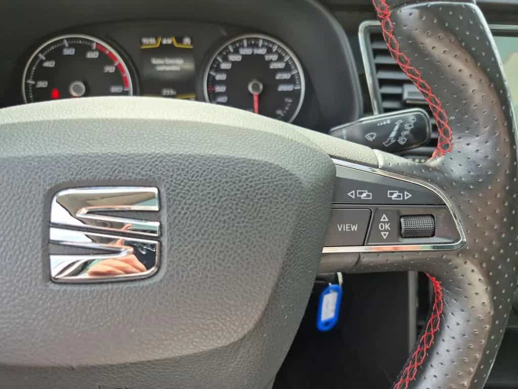 Seat Leon FR Schiebedach Leder LED Nav FRPlus PDC 08/2018-photo-20
