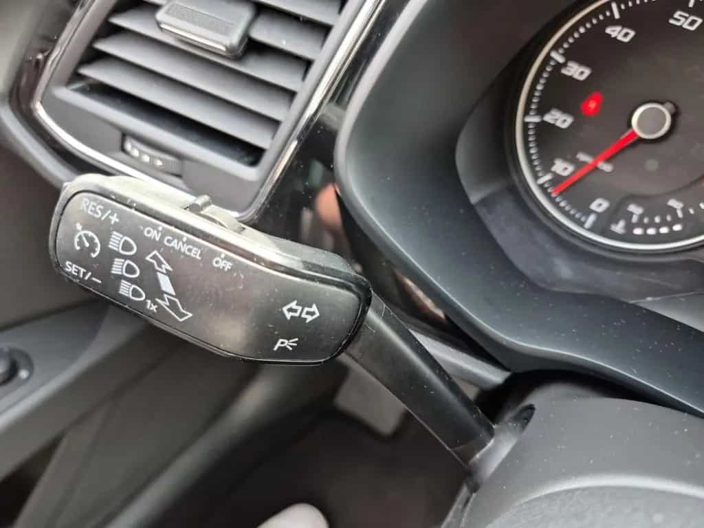 Seat Leon FR Schiebedach Leder LED Nav FRPlus PDC 08/2018-photo-21