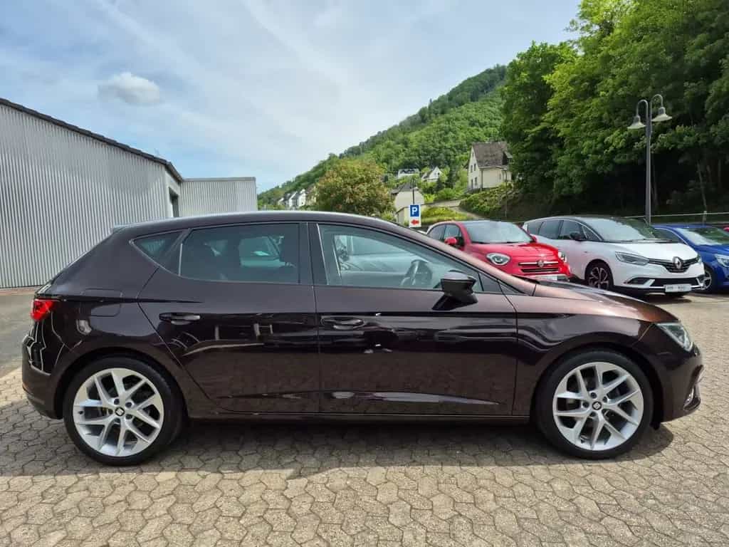 Seat Leon FR Schiebedach Leder LED Nav FRPlus PDC 08/2018-photo-3