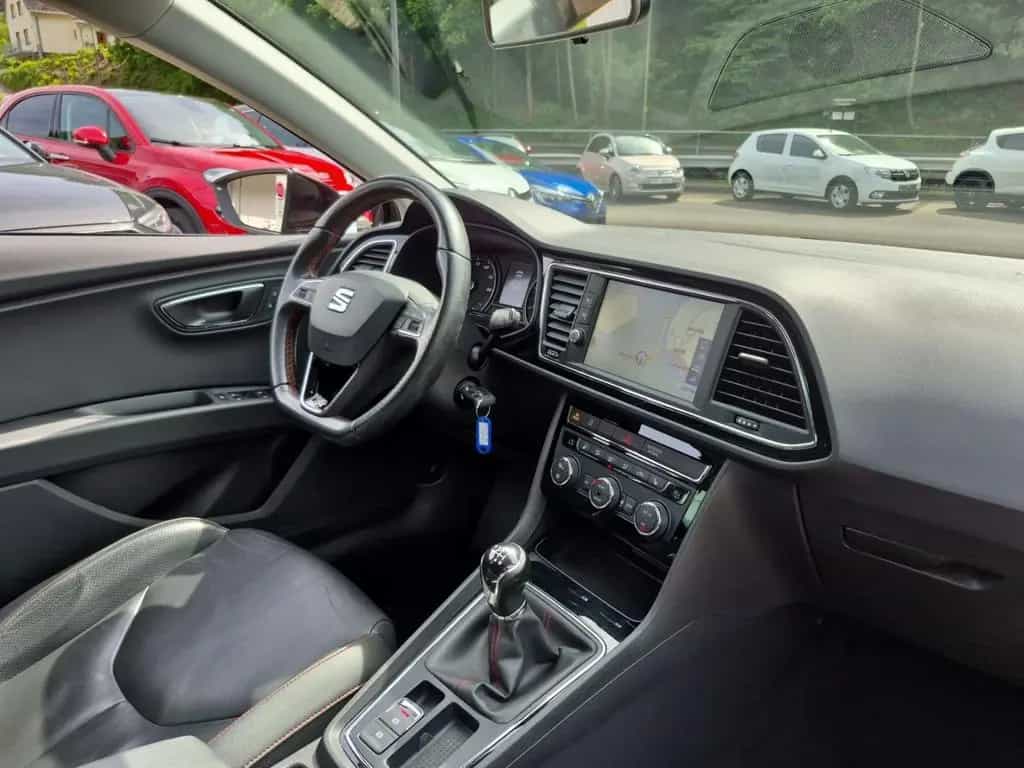 Seat Leon FR Schiebedach Leder LED Nav FRPlus PDC 08/2018-photo-7
