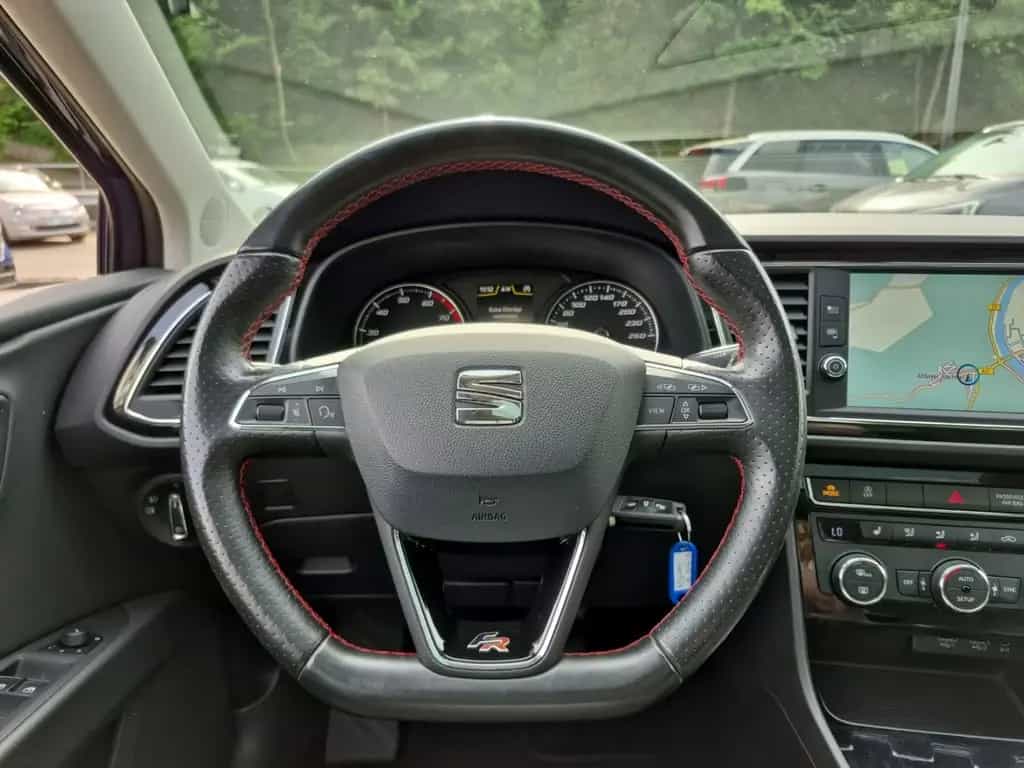 Seat Leon FR Schiebedach Leder LED Nav FRPlus PDC 08/2018-photo-9