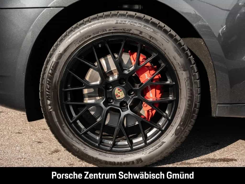 Porsche Macan GTS Panoramadach Sportabgasanlage BOSE 02/2018-photo-11