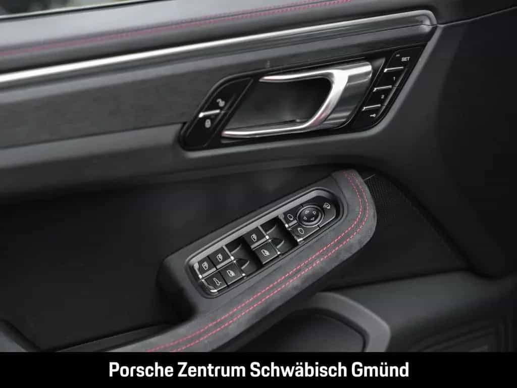 Porsche Macan GTS Panoramadach Sportabgasanlage BOSE 02/2018-photo-19