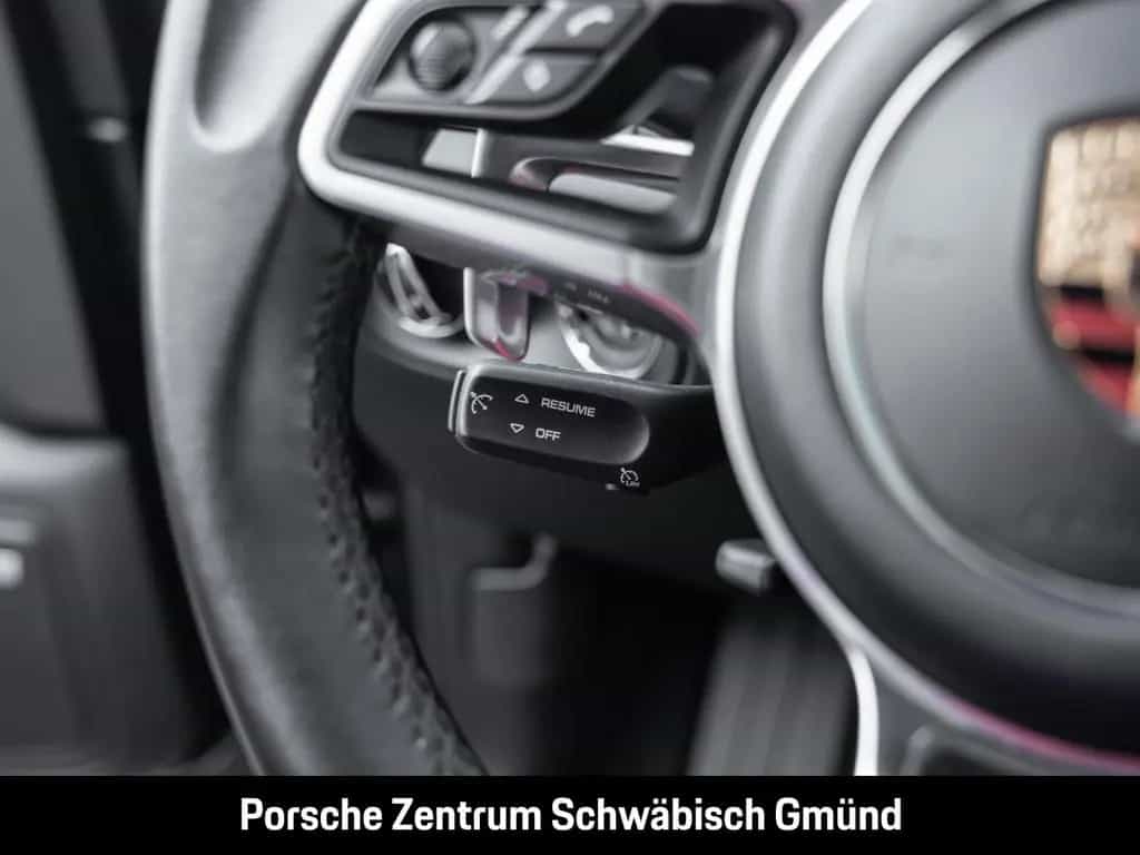 Porsche Macan GTS Panoramadach Sportabgasanlage BOSE 02/2018-photo-23