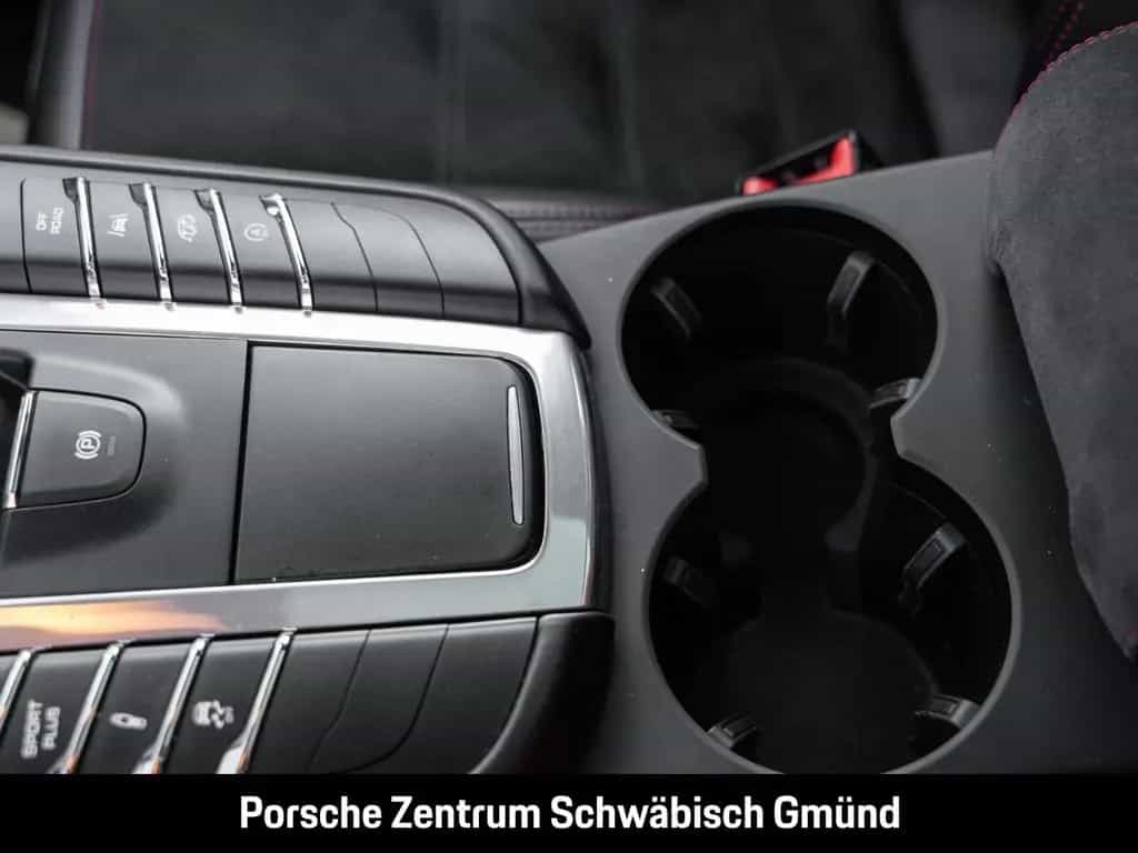 Porsche Macan GTS Panoramadach Sportabgasanlage BOSE 02/2018-photo-25