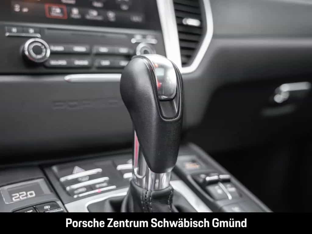 Porsche Macan GTS Panoramadach Sportabgasanlage BOSE 02/2018-photo-26