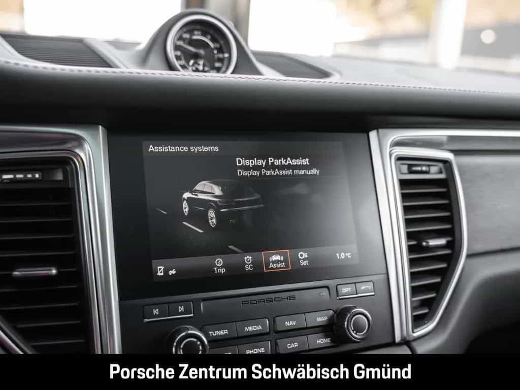 Porsche Macan GTS Panoramadach Sportabgasanlage BOSE 02/2018-photo-32
