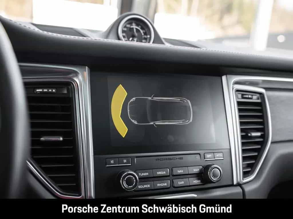 Porsche Macan GTS Panoramadach Sportabgasanlage BOSE 02/2018-photo-34