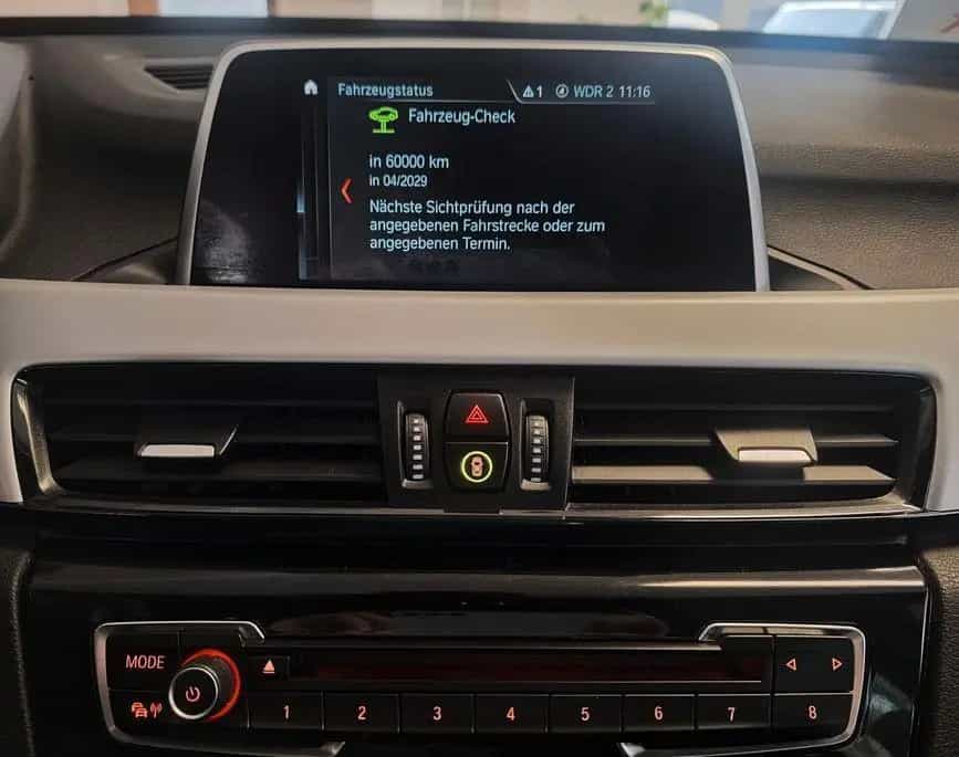 BMW X1 sDrive18i Automatik nur88Tkm Navi SCHIEBEDACH 08/2018-photo-12