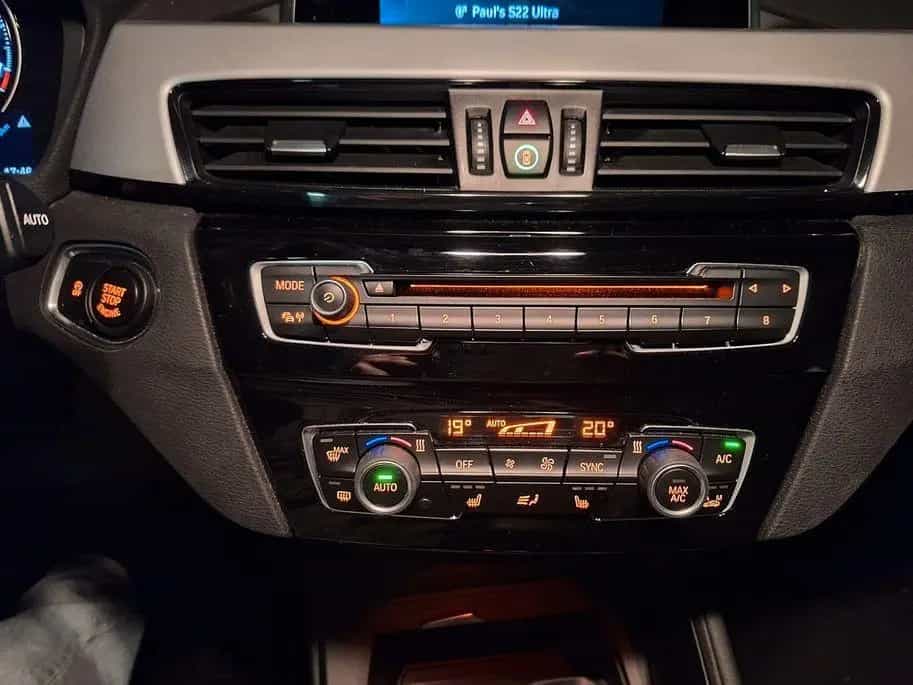 BMW X1 sDrive18i Automatik nur88Tkm Navi SCHIEBEDACH 08/2018-photo-15