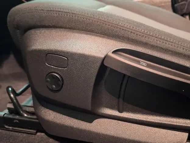 BMW X1 sDrive18i Automatik nur88Tkm Navi SCHIEBEDACH 08/2018-photo-19