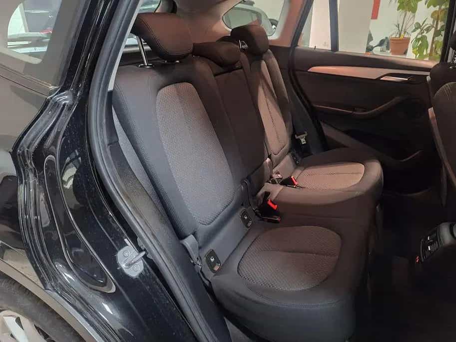 BMW X1 sDrive18i Automatik nur88Tkm Navi SCHIEBEDACH 08/2018-photo-25