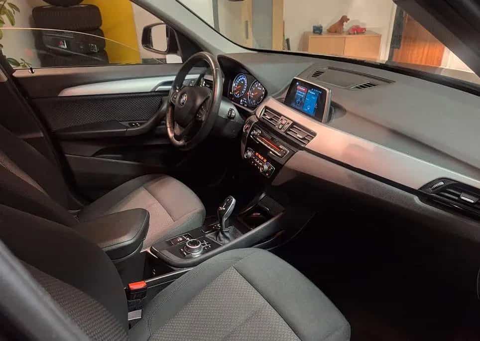 BMW X1 sDrive18i Automatik nur88Tkm Navi SCHIEBEDACH 08/2018-photo-26